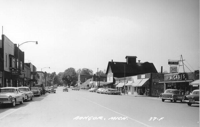 Bangor - Old Postcard Photos Of Bangor (newer photo)
